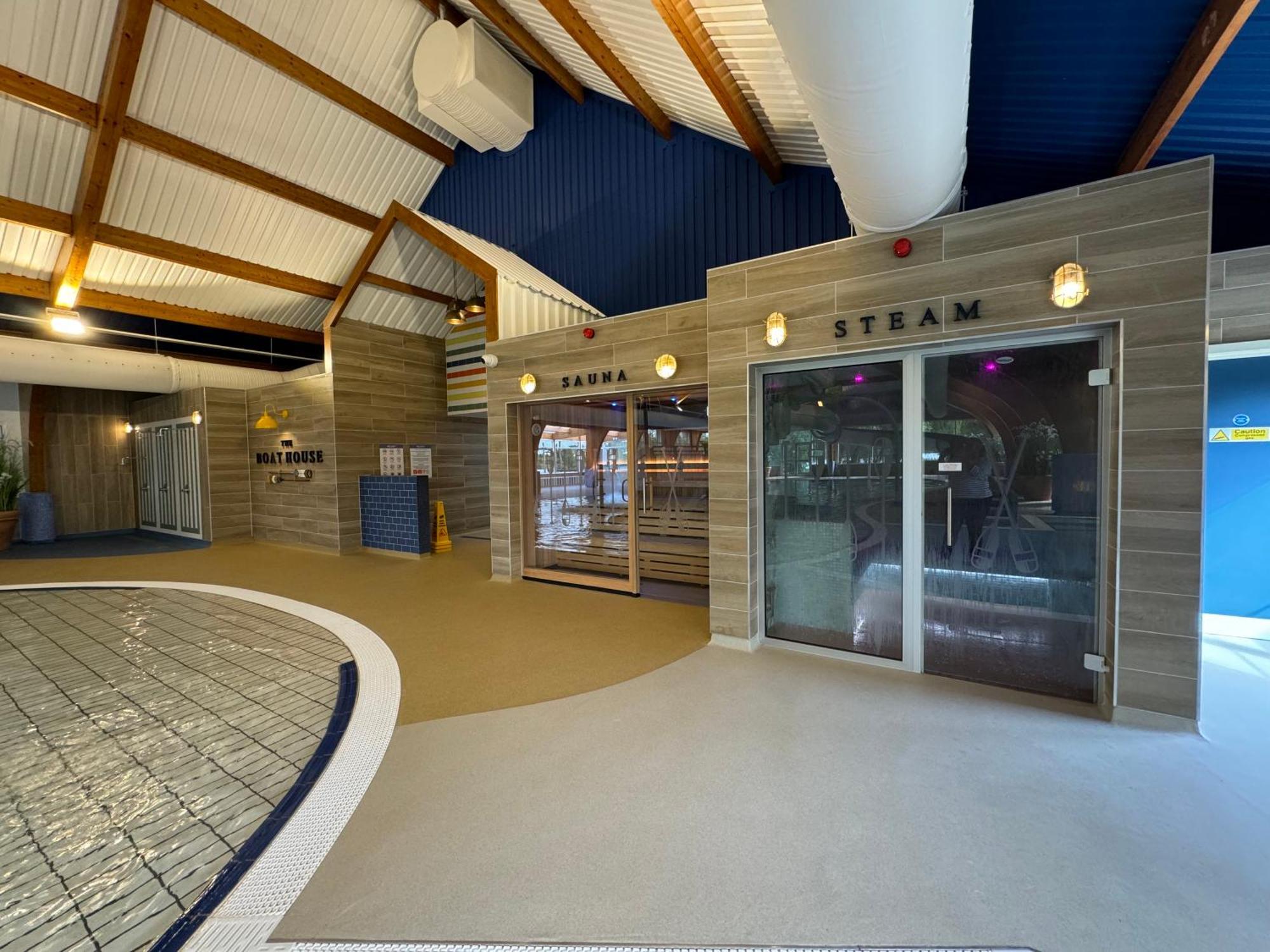 Cottontail Lodge - Hot Tub - Pet Friendly South Cerney Exterior photo